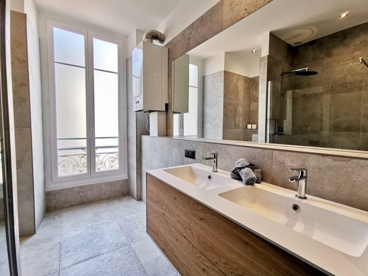 Luxury Assalit *