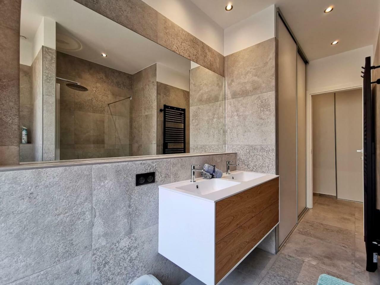 Luxury Assalit